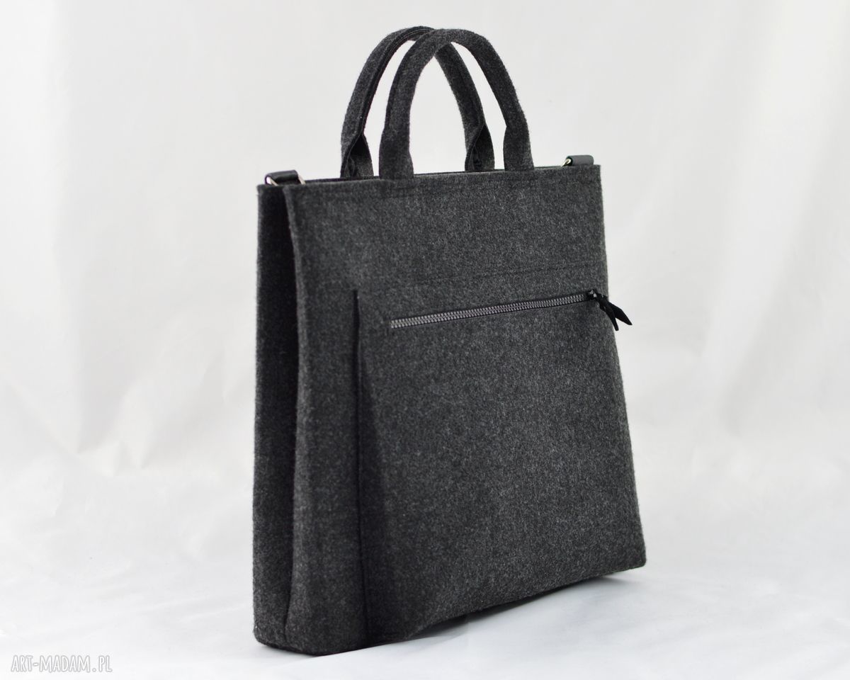 Minimalistyczna filcowa torba na laptopa z paskiem