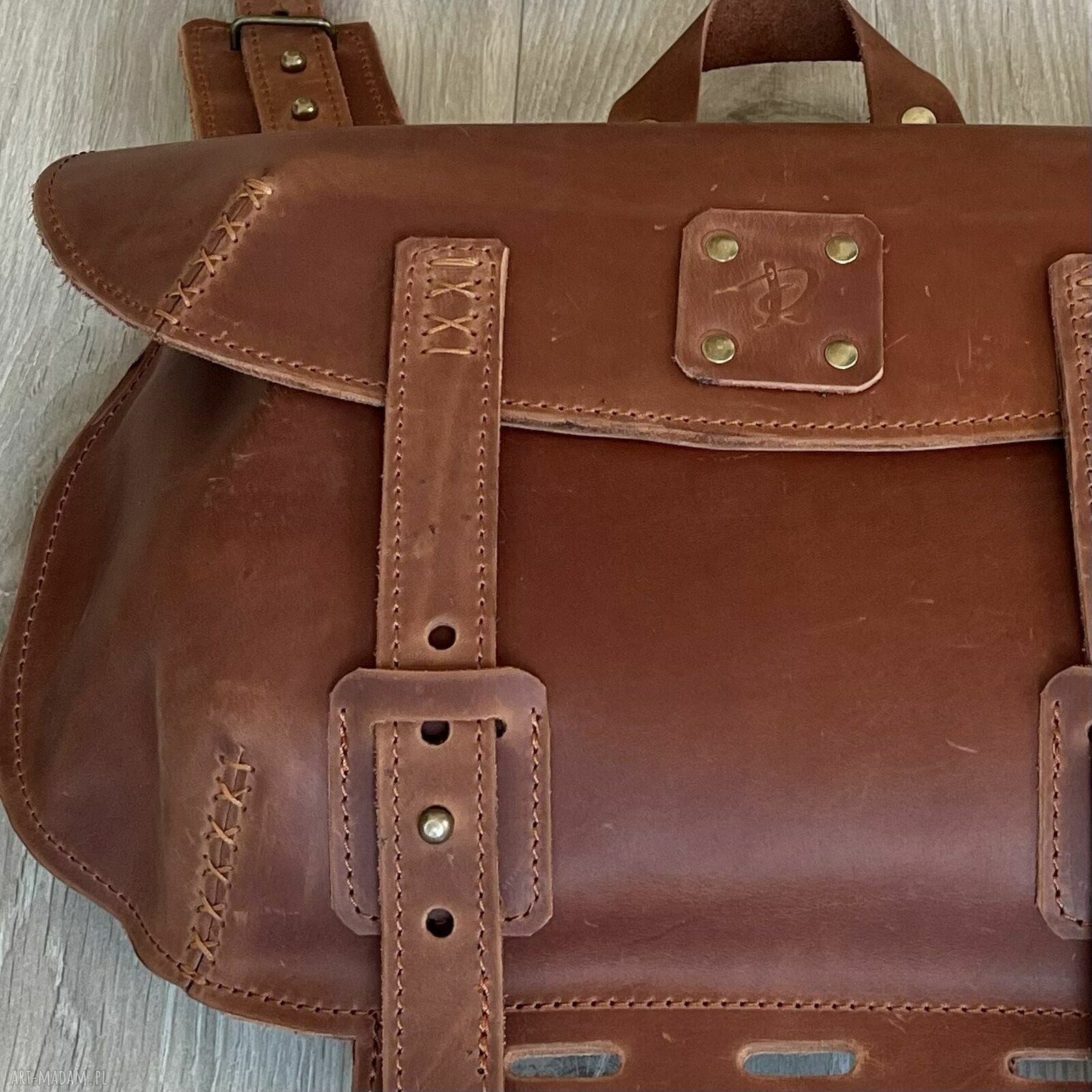 na ramię: Duża jasno brązowa torebka ze skóry „Crazy Horse” Vintage. ręcznie wykonane