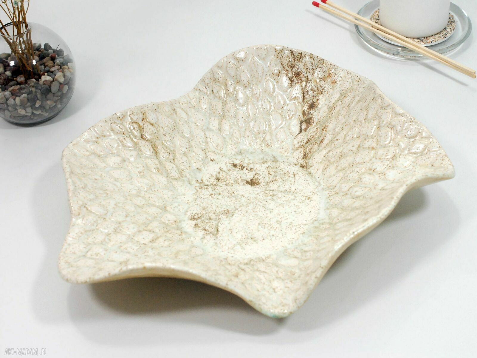 Duża misa ceramiczna do salonu, kuchni i łazienki - kwiat