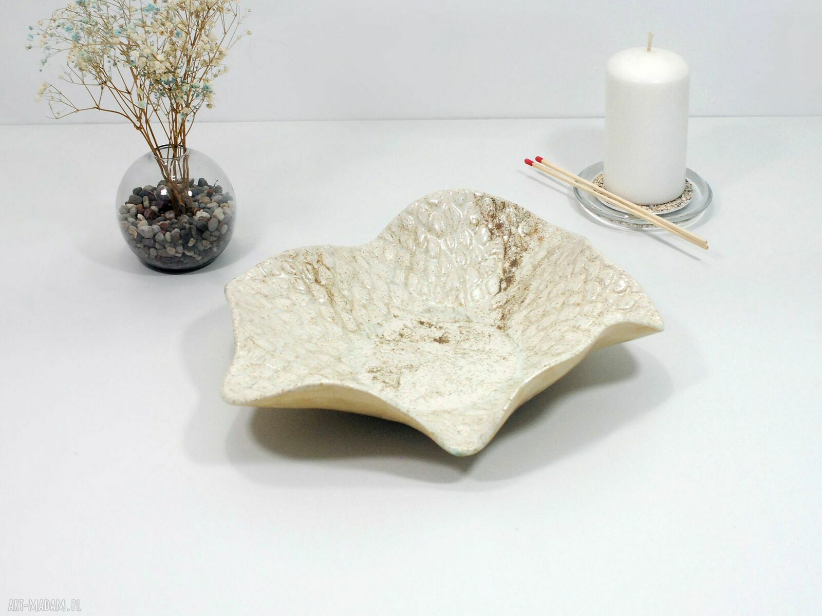 Duża misa ceramiczna do salonu, kuchni i łazienki - kwiat