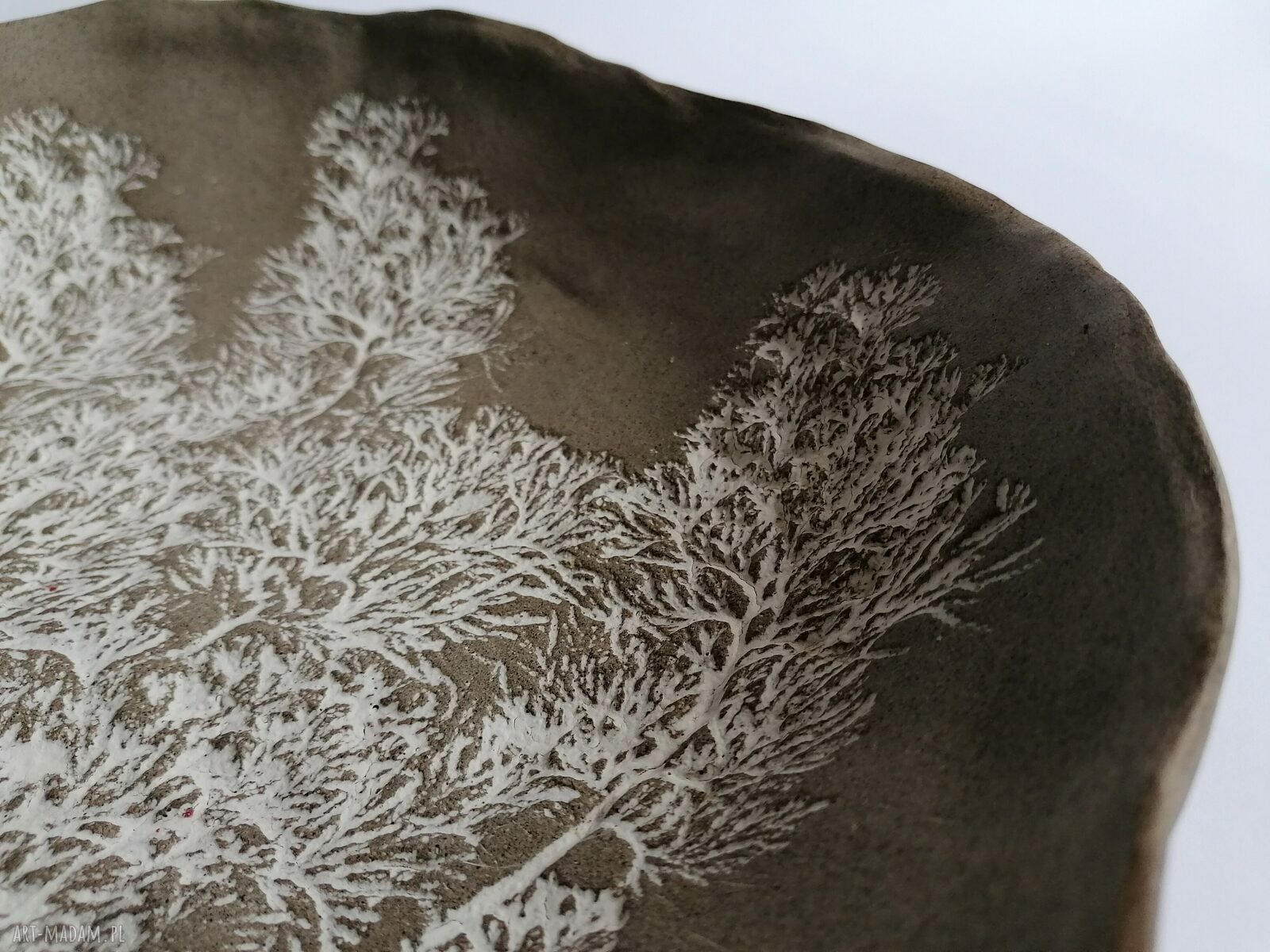 Duża misa ceramiczna „Forever Nature” z gliny szamotowej - beż i biel