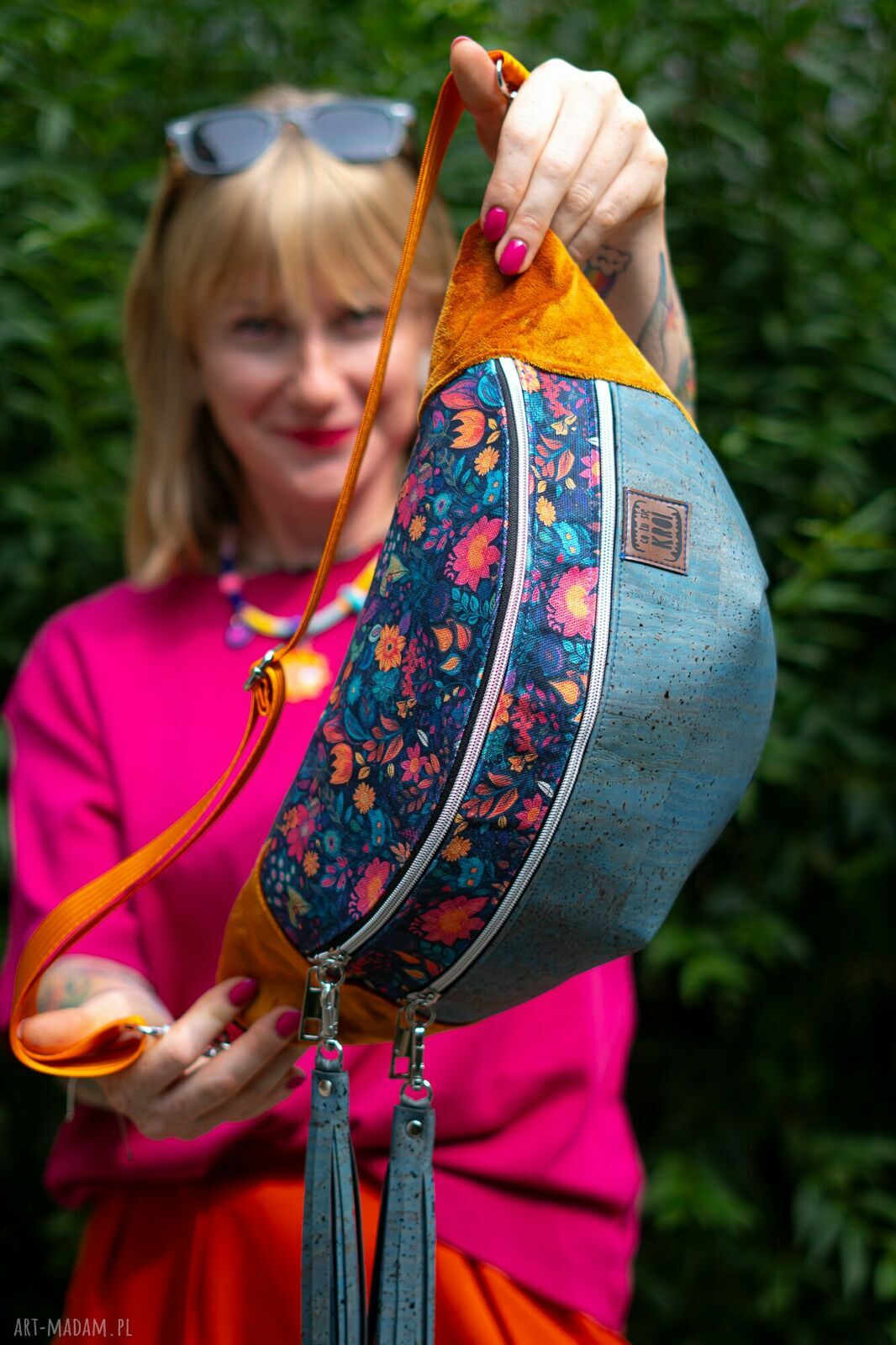 Duża pakowna nerka damska w kwiaty z korka (handmade)