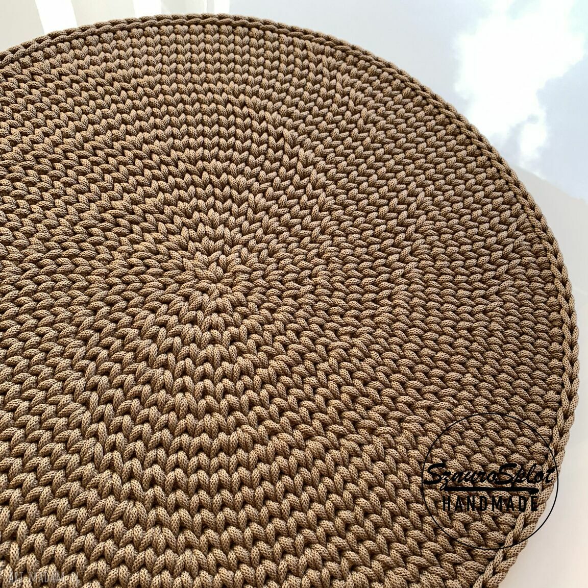 Duża podkładka na stół 65 cm - ręcznie robiona szydełkowa dekoracja