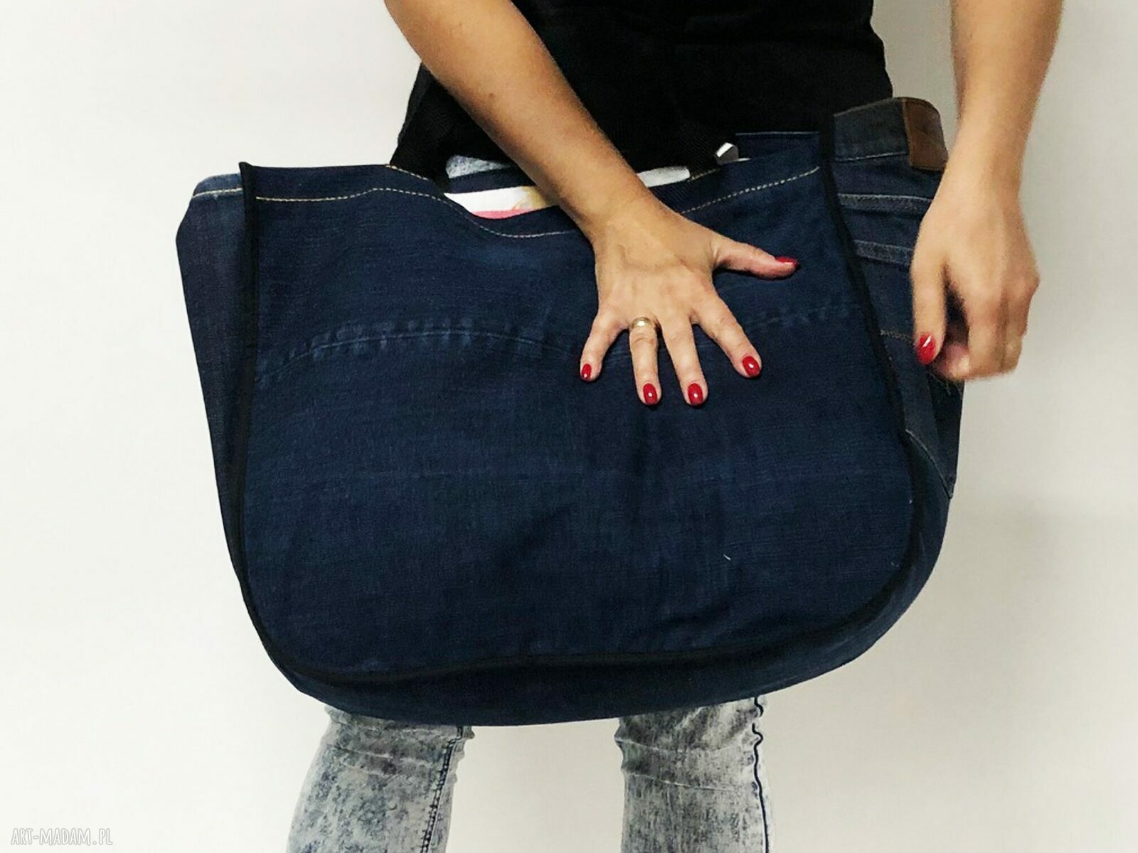 Duża torba na ramię z upcyklingu jeans - Majunto (Lee Cooper 37)