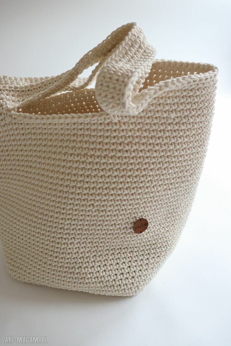Duża torba typu shopper bag wykonana w całości szydełkiem z cienkkego, bawełnianego sznurka