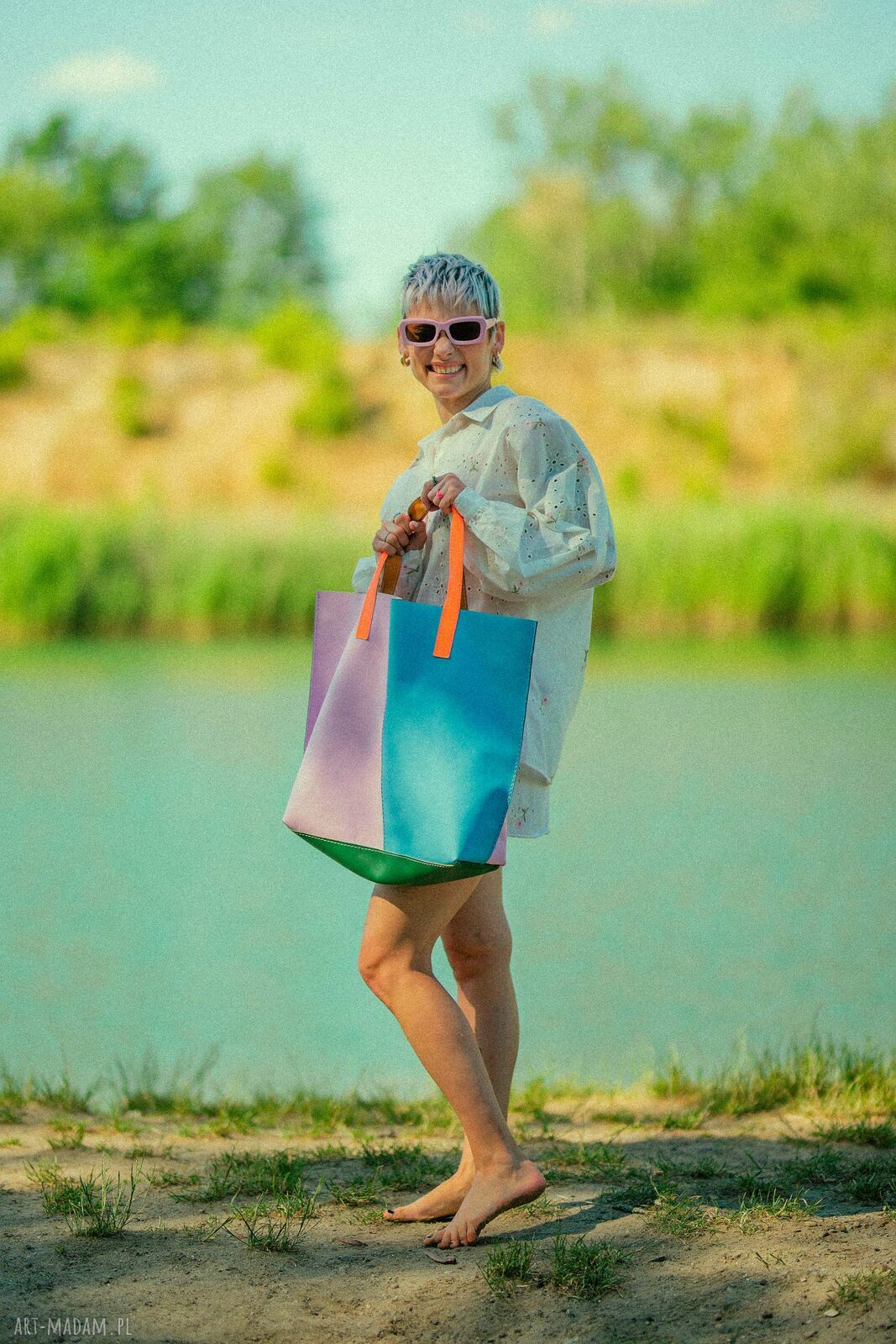 Duża pastelowa torba skórzana na ramię - na plażę