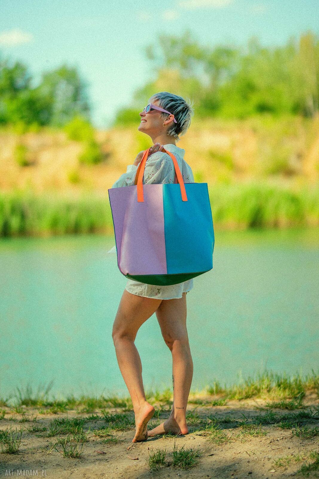 Duża pastelowa torba skórzana na ramię - na plażę