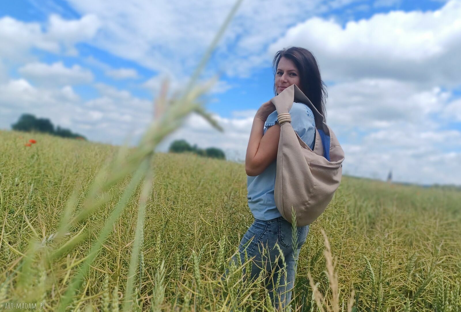 Duża torba worek na ramię z plecionki tapicerskiej - beżowa boho