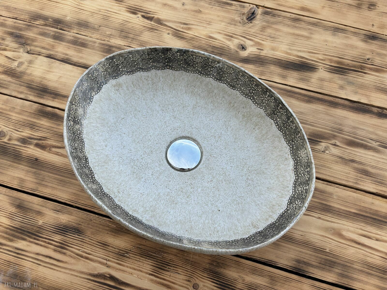 Duża umywalka ceramiczna ręcznie robiona z koronkową fakturą