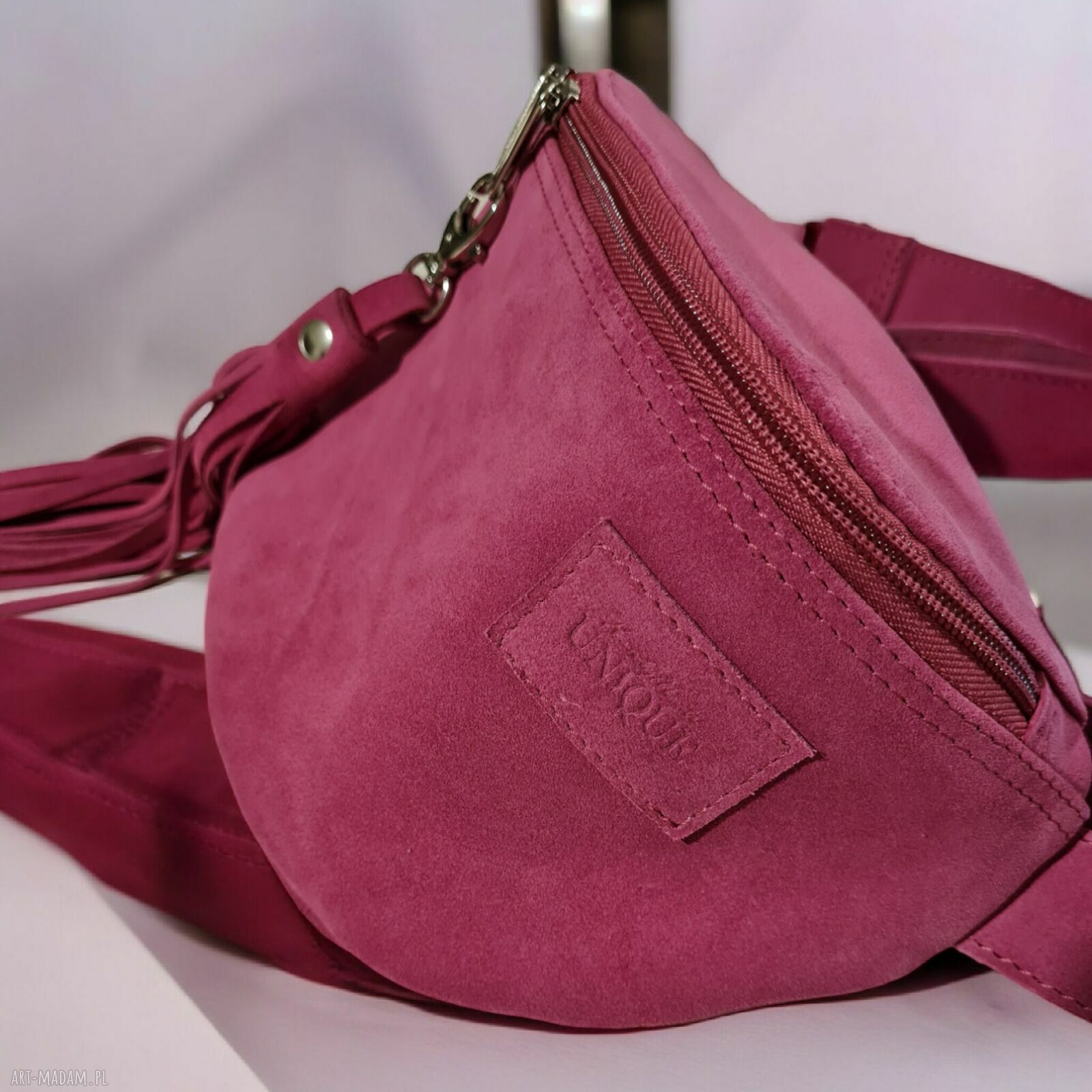 Duża zamszowa nerka fuksja - skóra naturalna (belt bag)