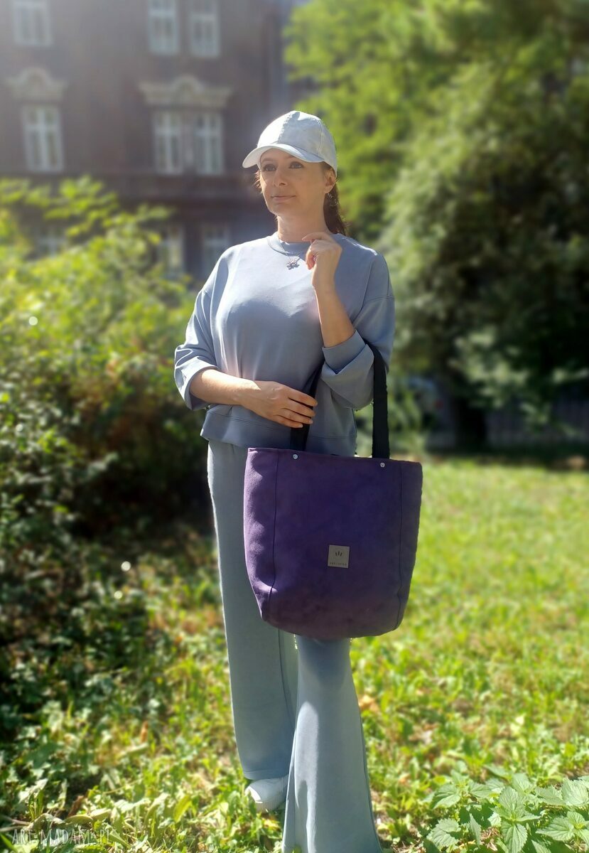 Duża zamszowa torba shopper fioletowa na ramię
