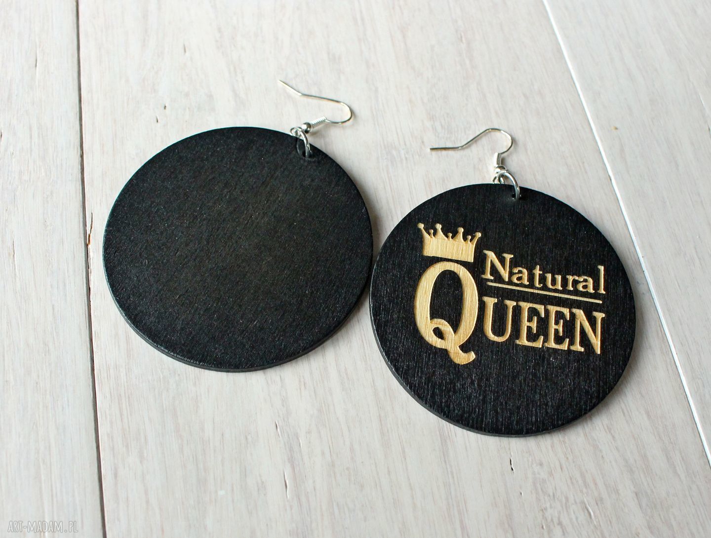 Duże drewniane kolczyki z grawerem QUEEN „Natural Queen”