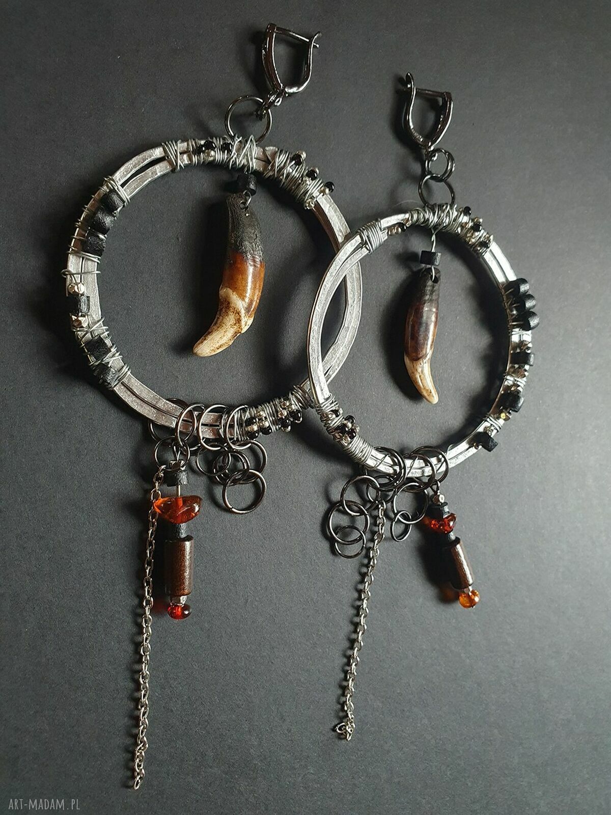 Duże kolczyki z wilczym kłem - etniczne i gotyckie, 100% handmade