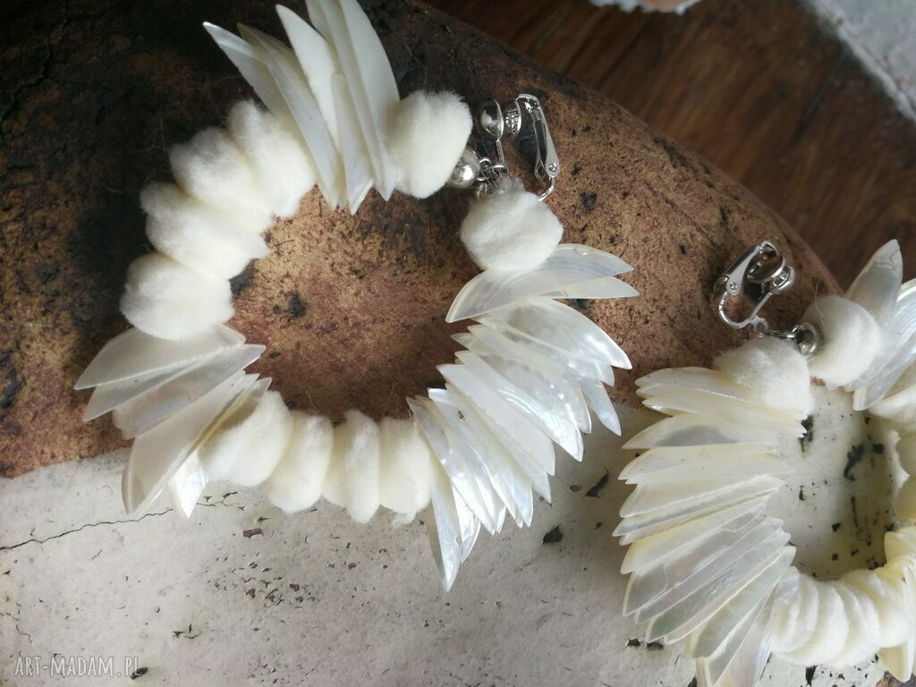 Duże klipsy etno koła z masą perłową - boho perły 7x8 cm