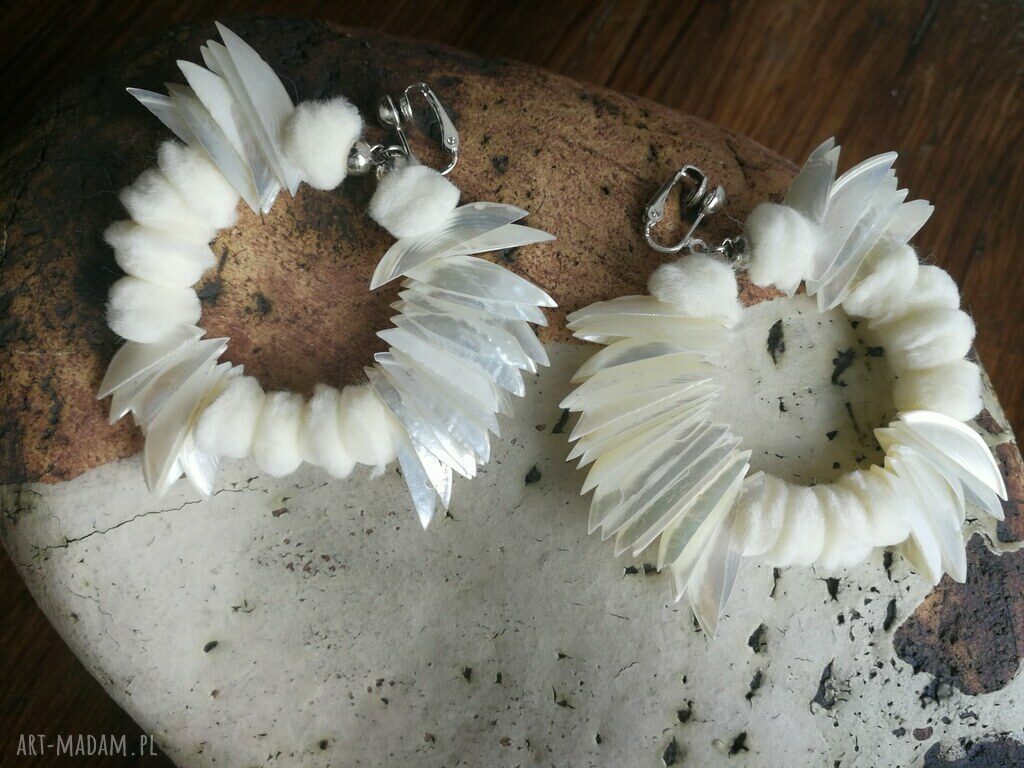 Duże klipsy etno koła z masą perłową - boho perły 7x8 cm