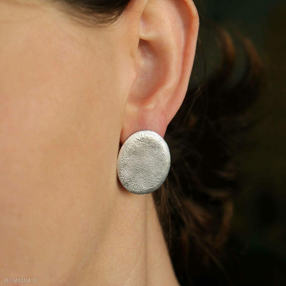 kolczyki: Duże kolczyki na sztyftach owalne z kolekcji Raw Hand Made