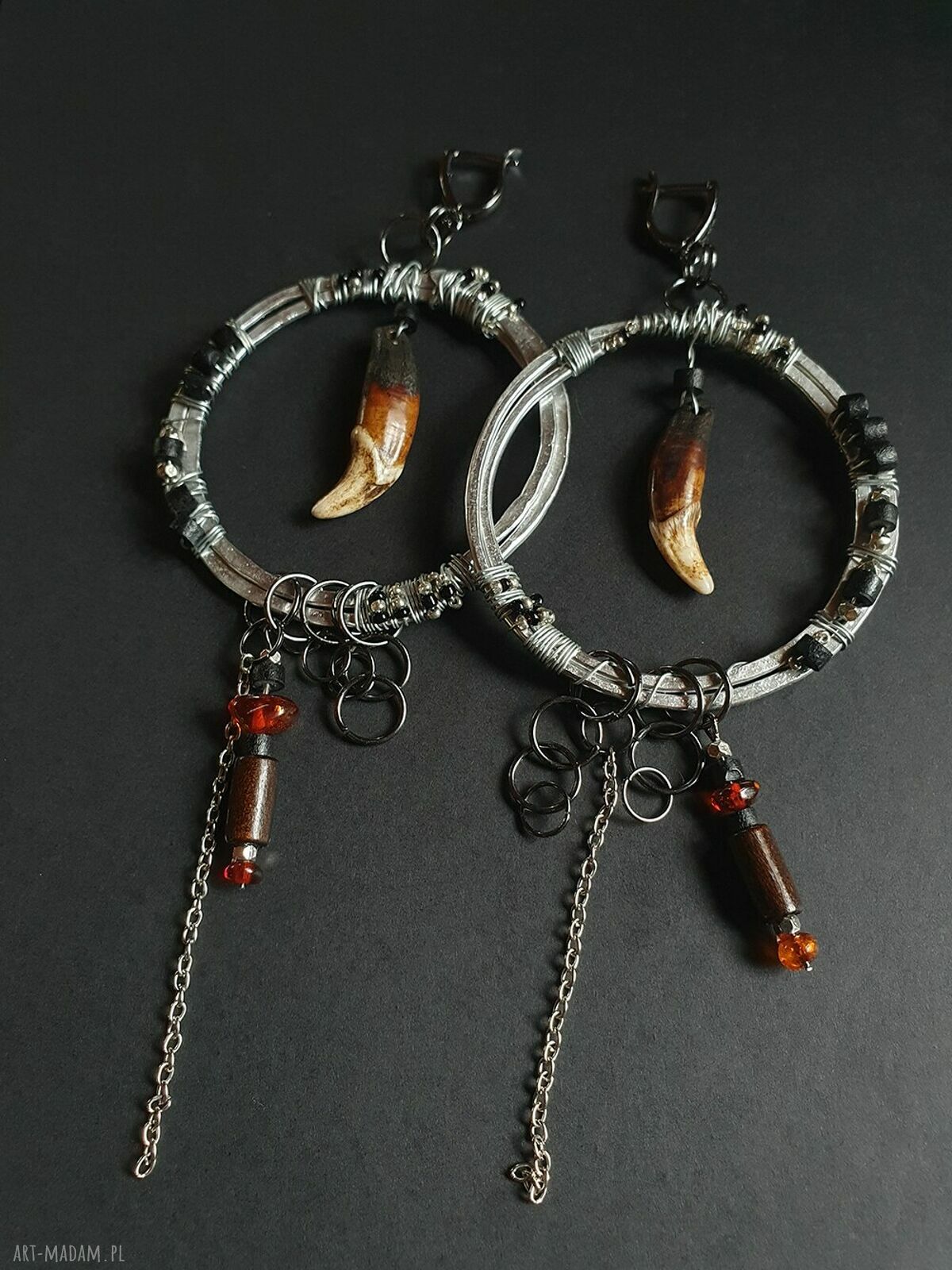 Duże kolczyki z wilczym kłem - etniczne i gotyckie, 100% handmade