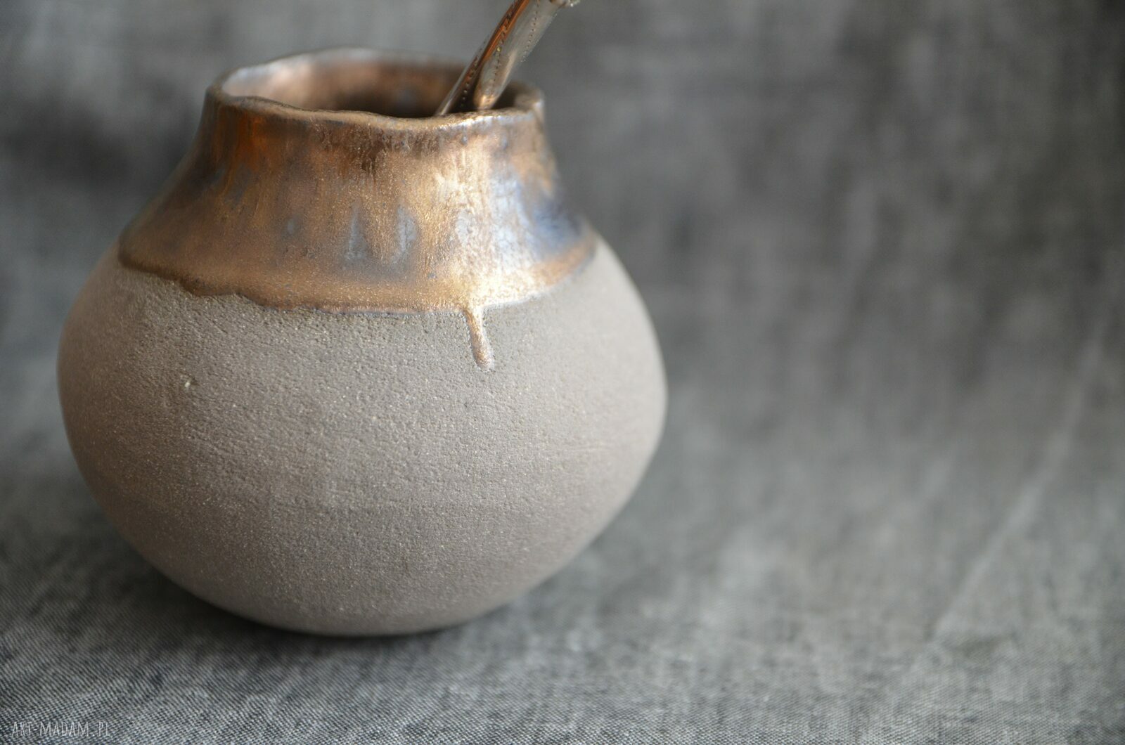 Duże Matero 300 ml - kubek do yerba mate z kamionki i starym złotem