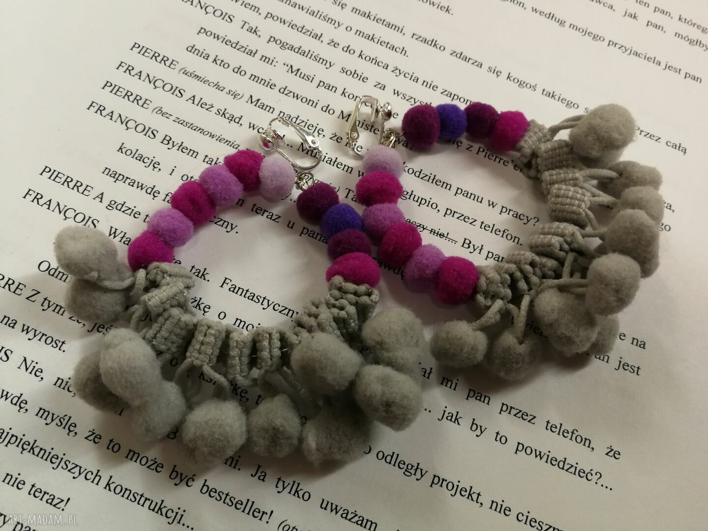 Duże lekkie puchate klipsy pompony boho