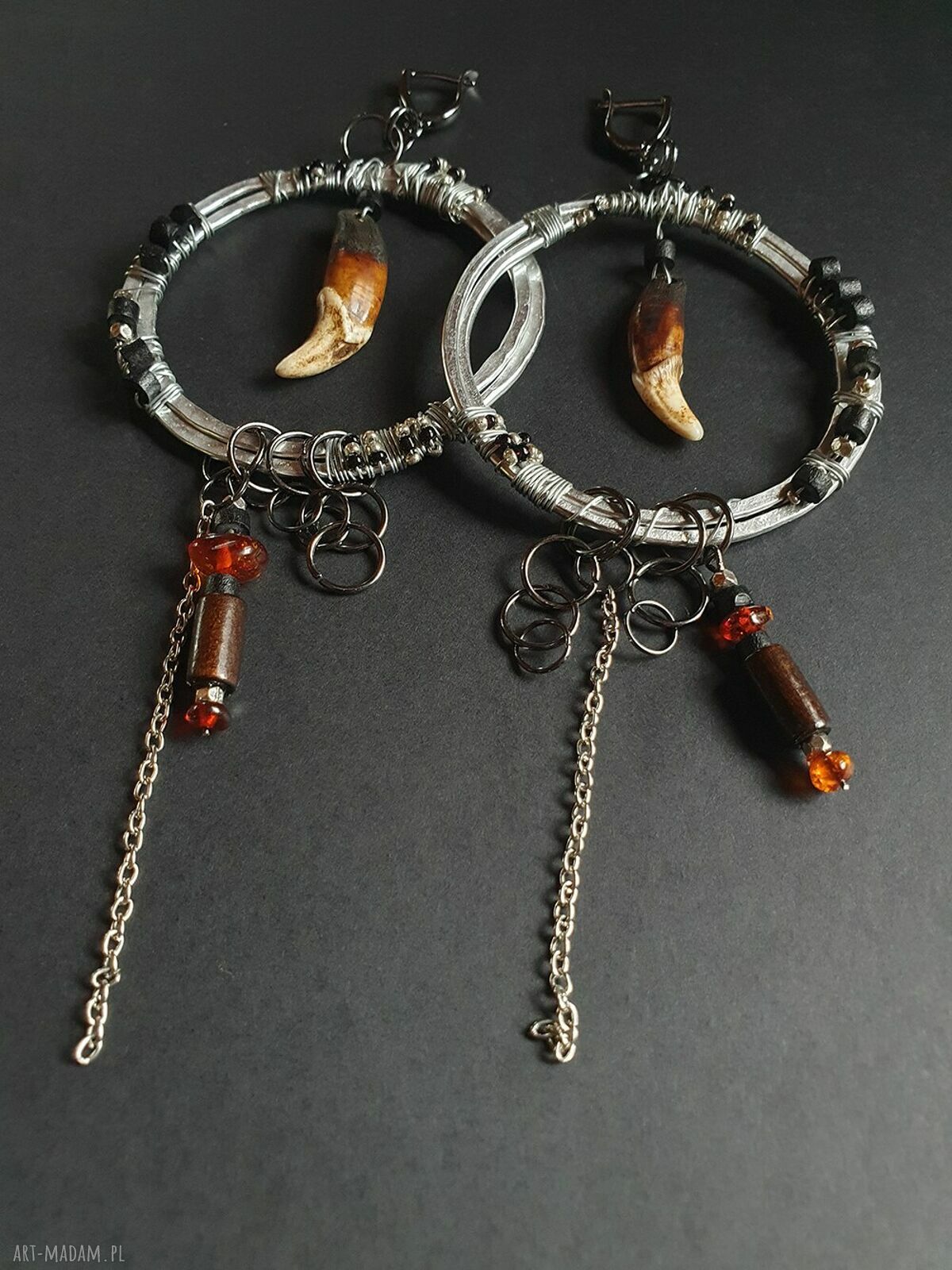 Duże kolczyki z wilczym kłem - etniczne i gotyckie, 100% handmade