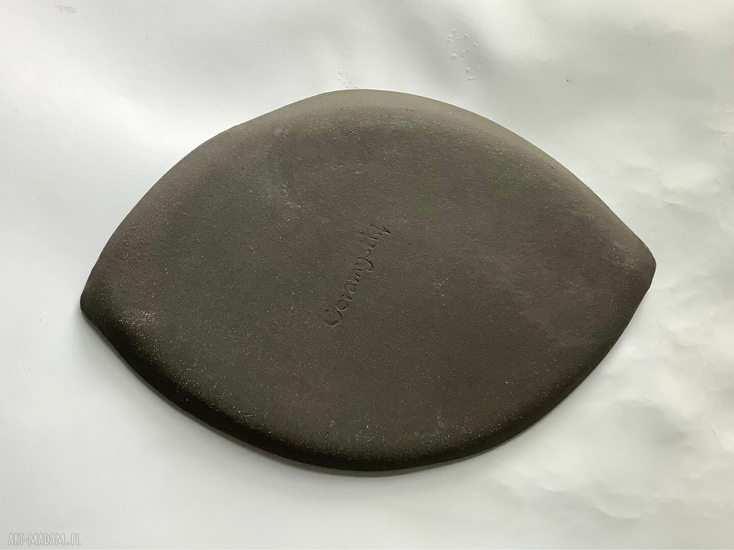 Duże talerze lepione ręcznie - ceramiczna patera do codziennych posiłków