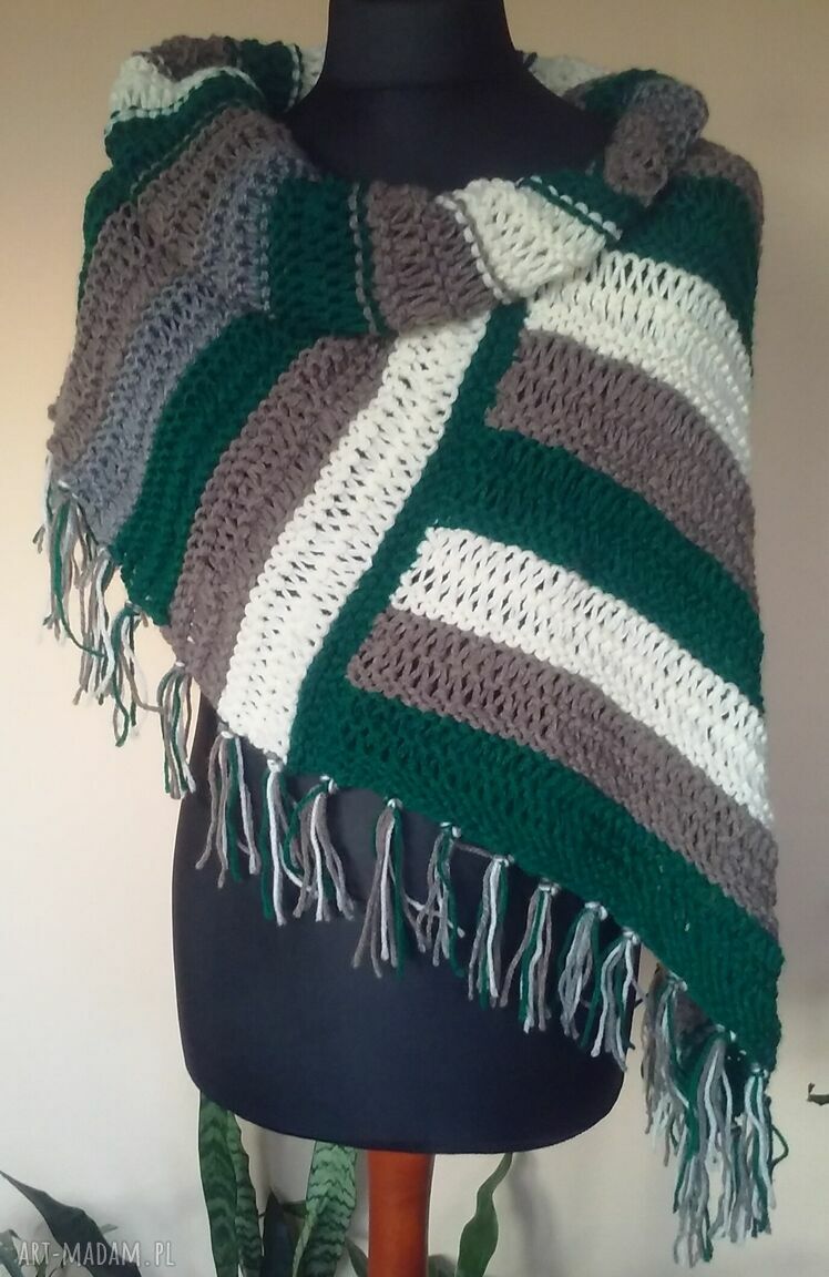 Duże poncho z frędzlami w pasy - ciepła chusta handmade