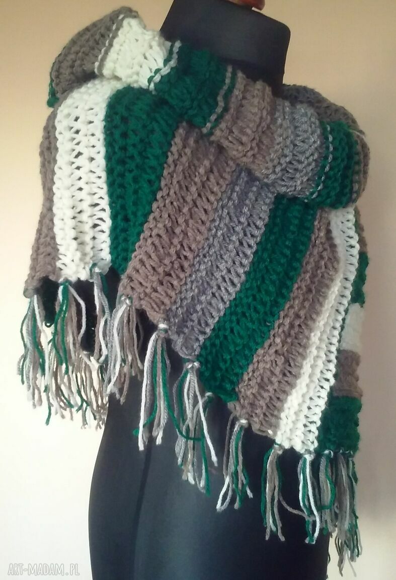 Duże poncho z frędzlami w pasy - ciepła chusta handmade