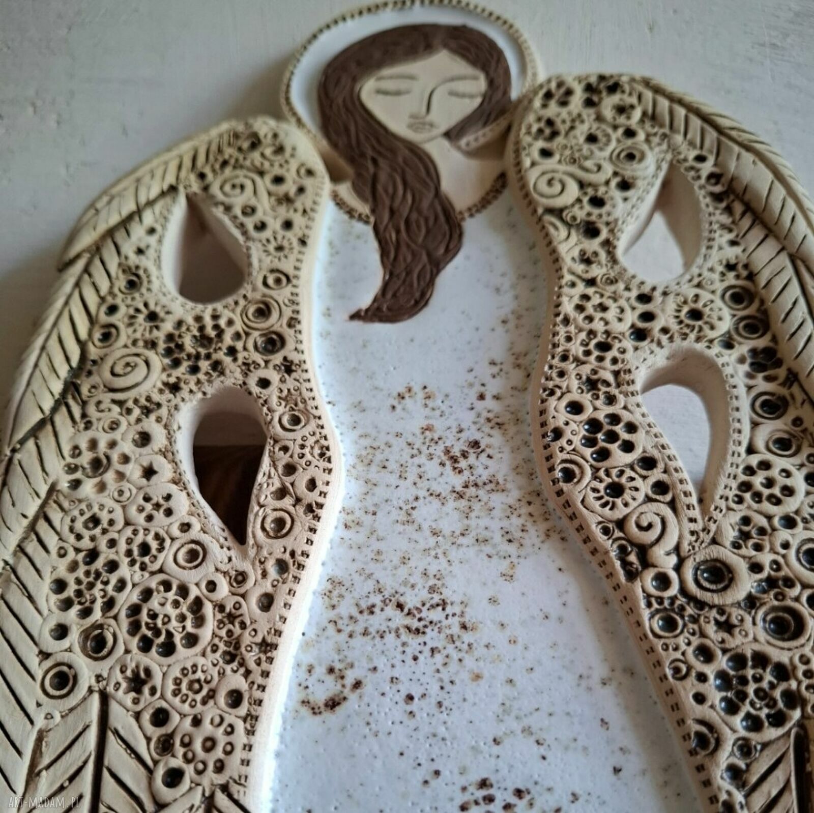 Duży anioł ceramiczny Ilovik - prezent na ślub, komunię i bierzmowanie