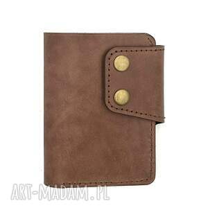 duży brązowy portfel ręcznie uszyty ze skóry garbowanej
