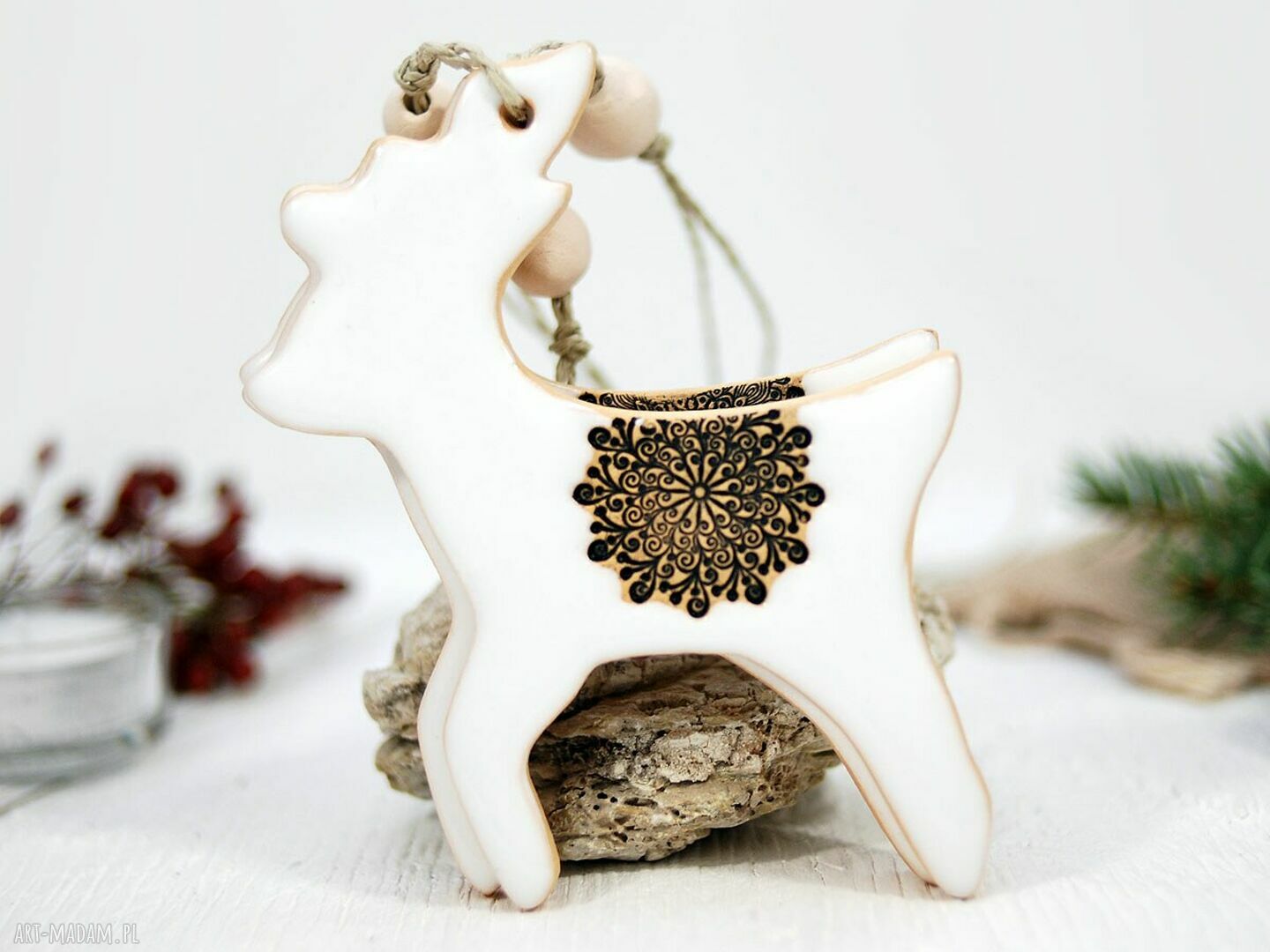 Duży ceramiczny renifer - biała ozdoba choinkowa handmade