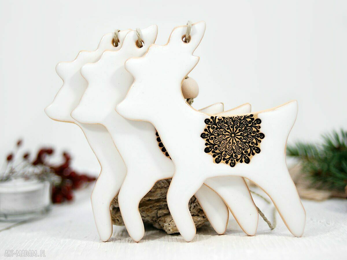 Duży ceramiczny renifer - biała ozdoba choinkowa handmade