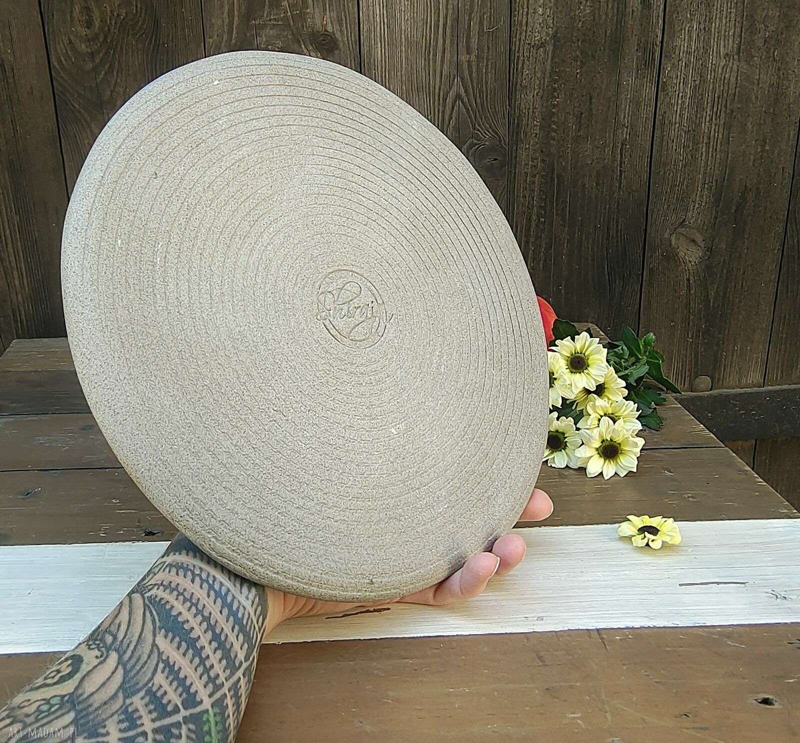 Duży ceramiczny talerz C866 Shiraja - 25 cm do serwowania i fotografii kulinarnej