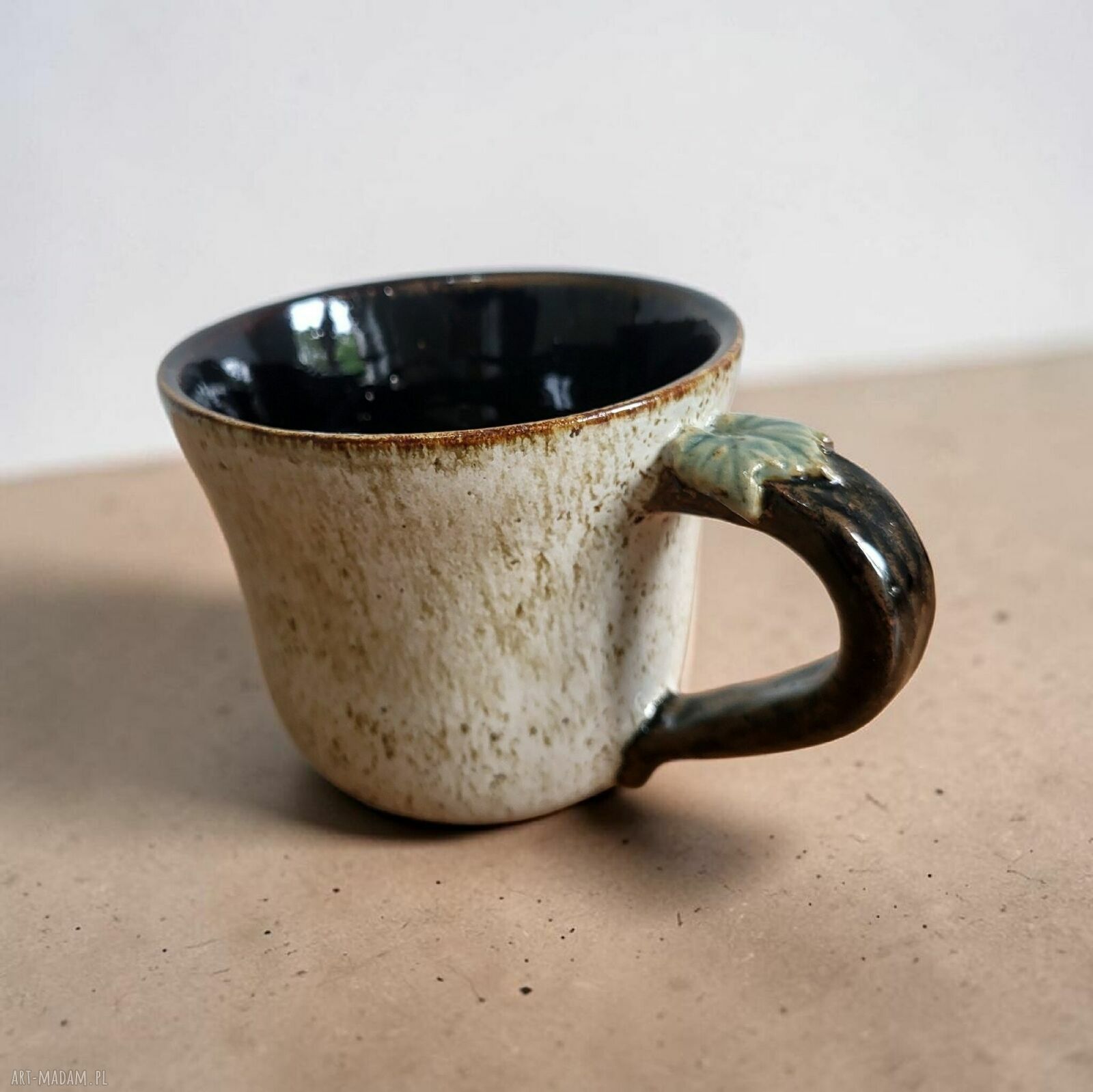 Duży ceramiczny kubek ręcznie dekorowany - prezent na herbatę