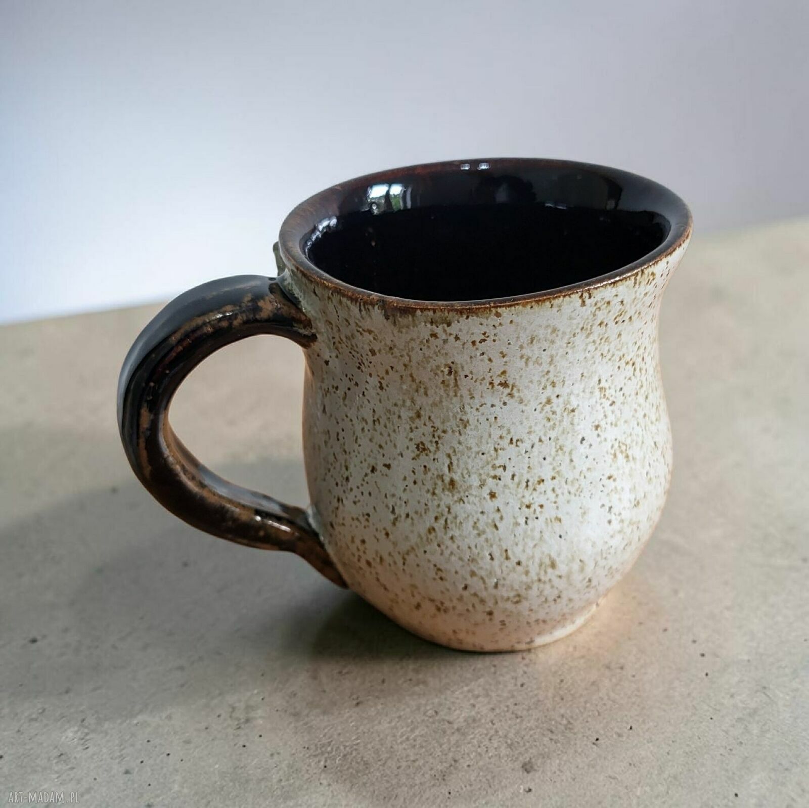 Duży ceramiczny kubek na herbatę - ręcznie dekorowany, prawie 350 ml