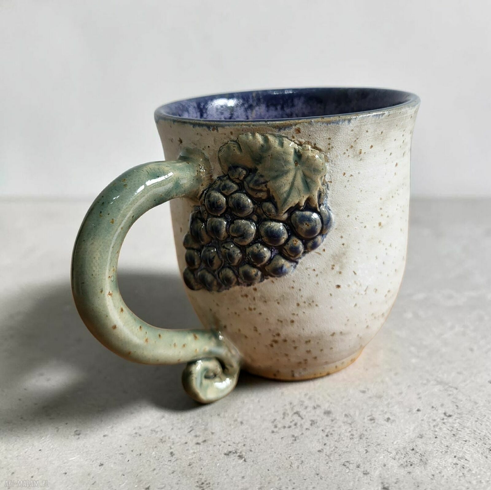 Duży ceramiczny kubek z winogronkiem - ok. 400 ml