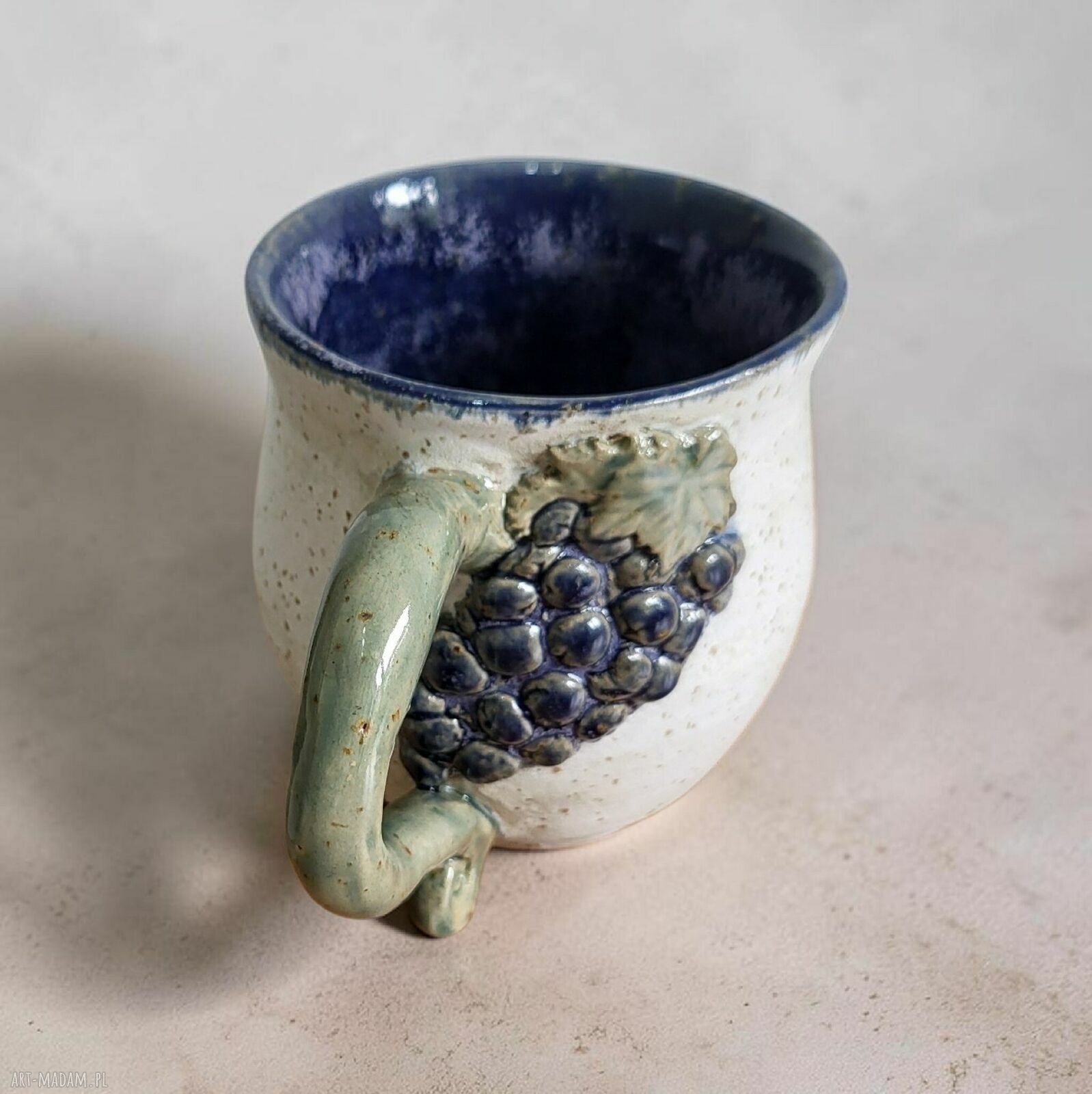 Duży ceramiczny kubek z winogronkiem - ręcznie dekorowany ~400 ml