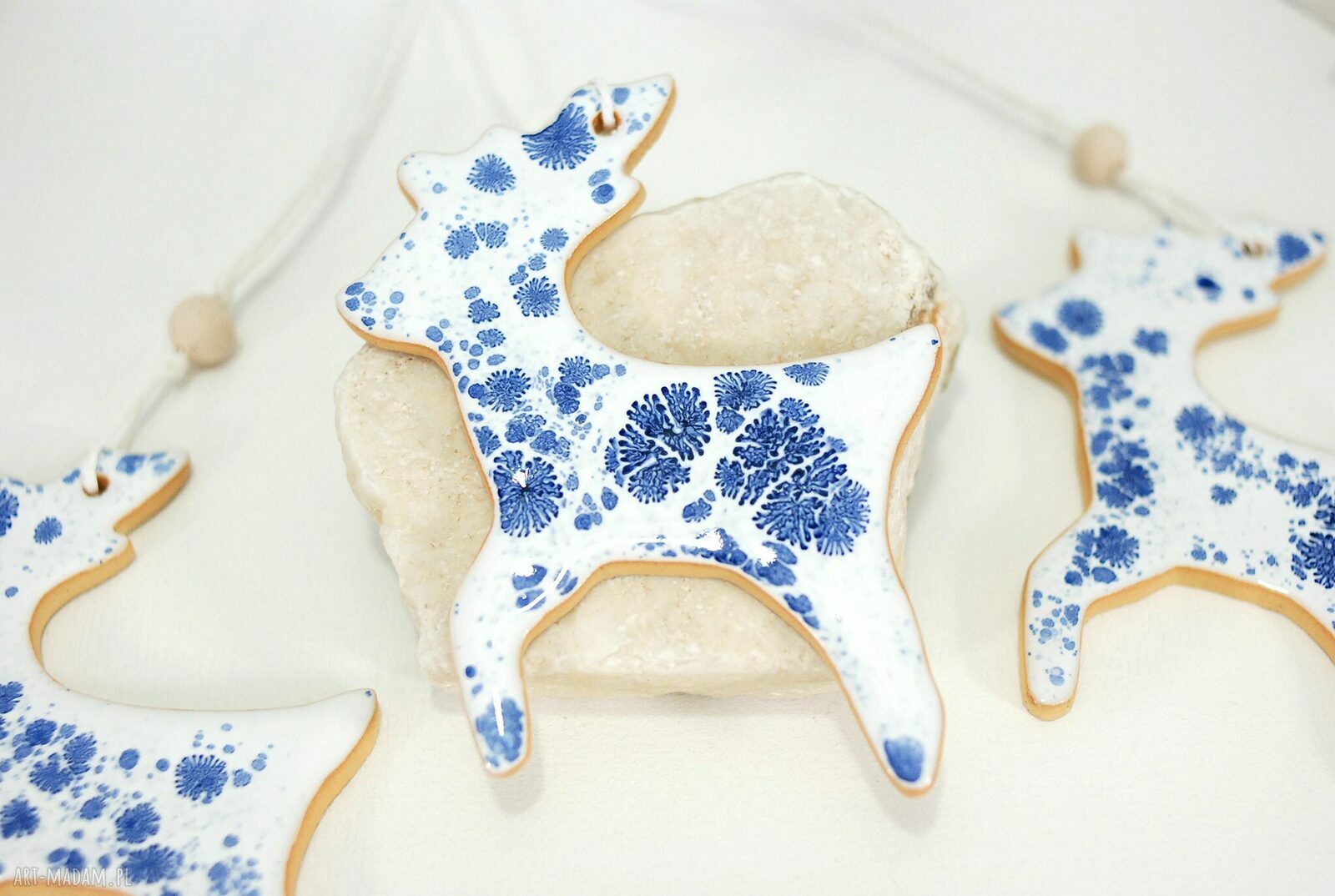 Duży ceramiczny renifer świąteczny - modern