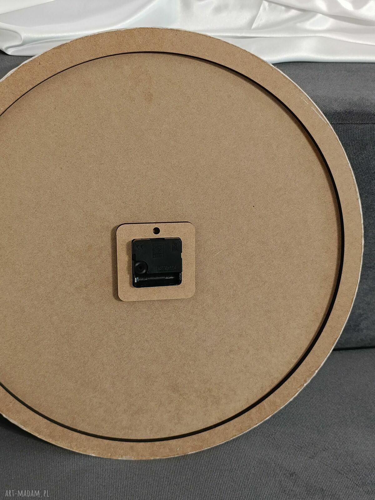 Duży czarny zegar ścienny 50 cm - żywica epoksydowa, cichy mechanizm