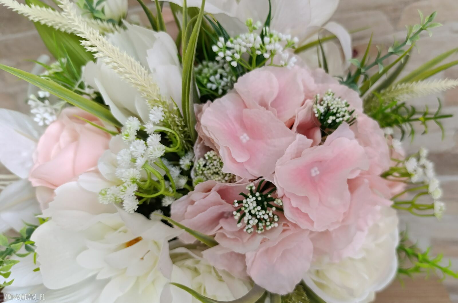 Duży flower box z liliami - elegancki prezent na Dzień Mamy