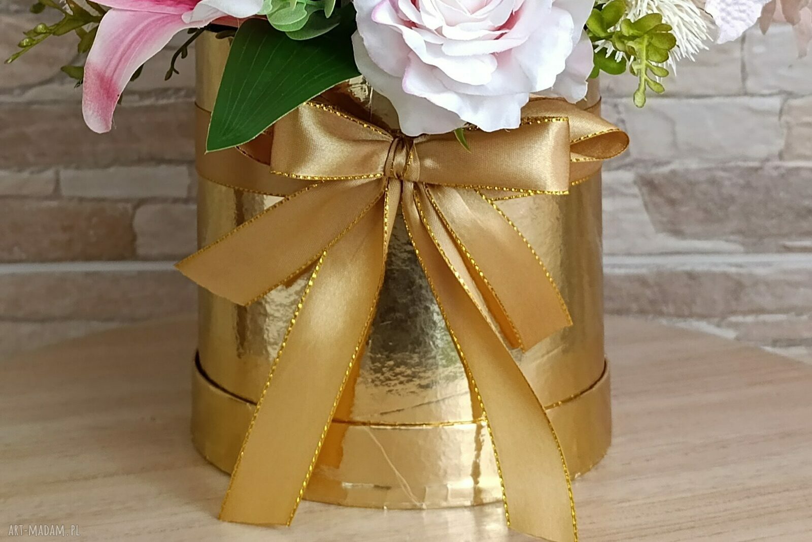 Duży złoty flowerbox z liliami - ręcznie robiona dekoracja do wnętrz