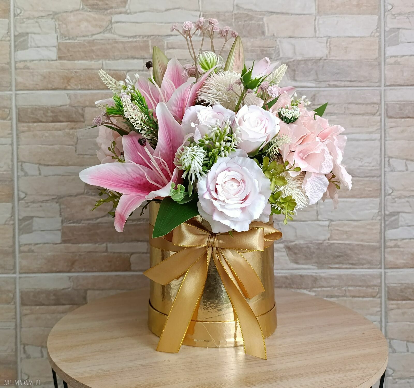 Duży złoty flowerbox z liliami - ręcznie robiona dekoracja do wnętrz