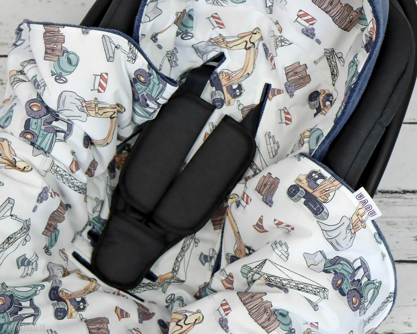 Duży kocyk do fotelika Budowa - otulacz handmade dla niemowląt