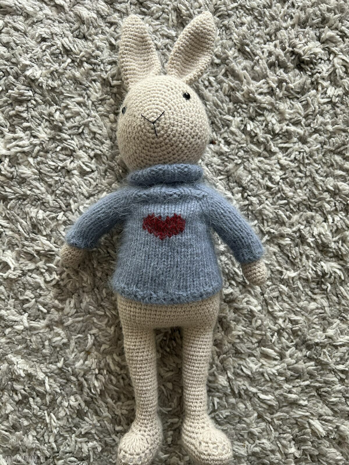 Duży królik szydełkowany ręcznie w ubranku handmade
