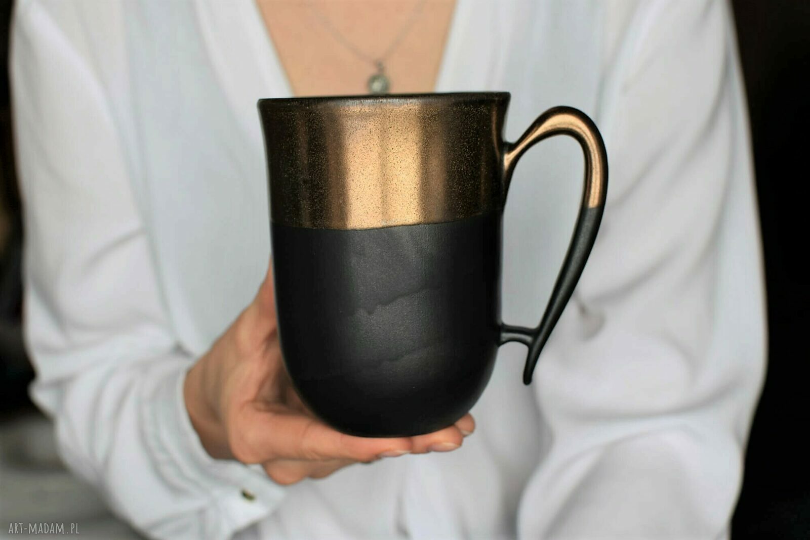 Duży Kubek Ceramiczny 550 ml Złoto & Czerń