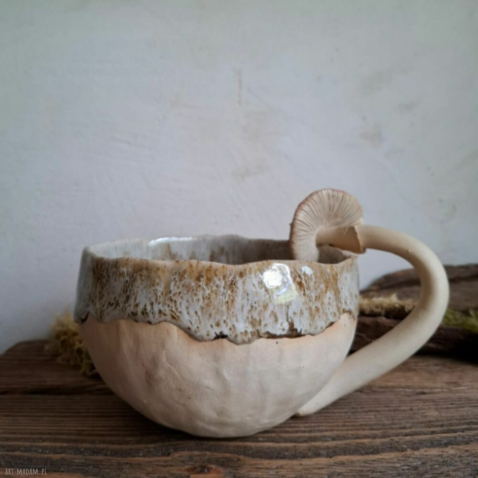 Duży kubek ceramiczny z muchomorem - ręcznie lepiony