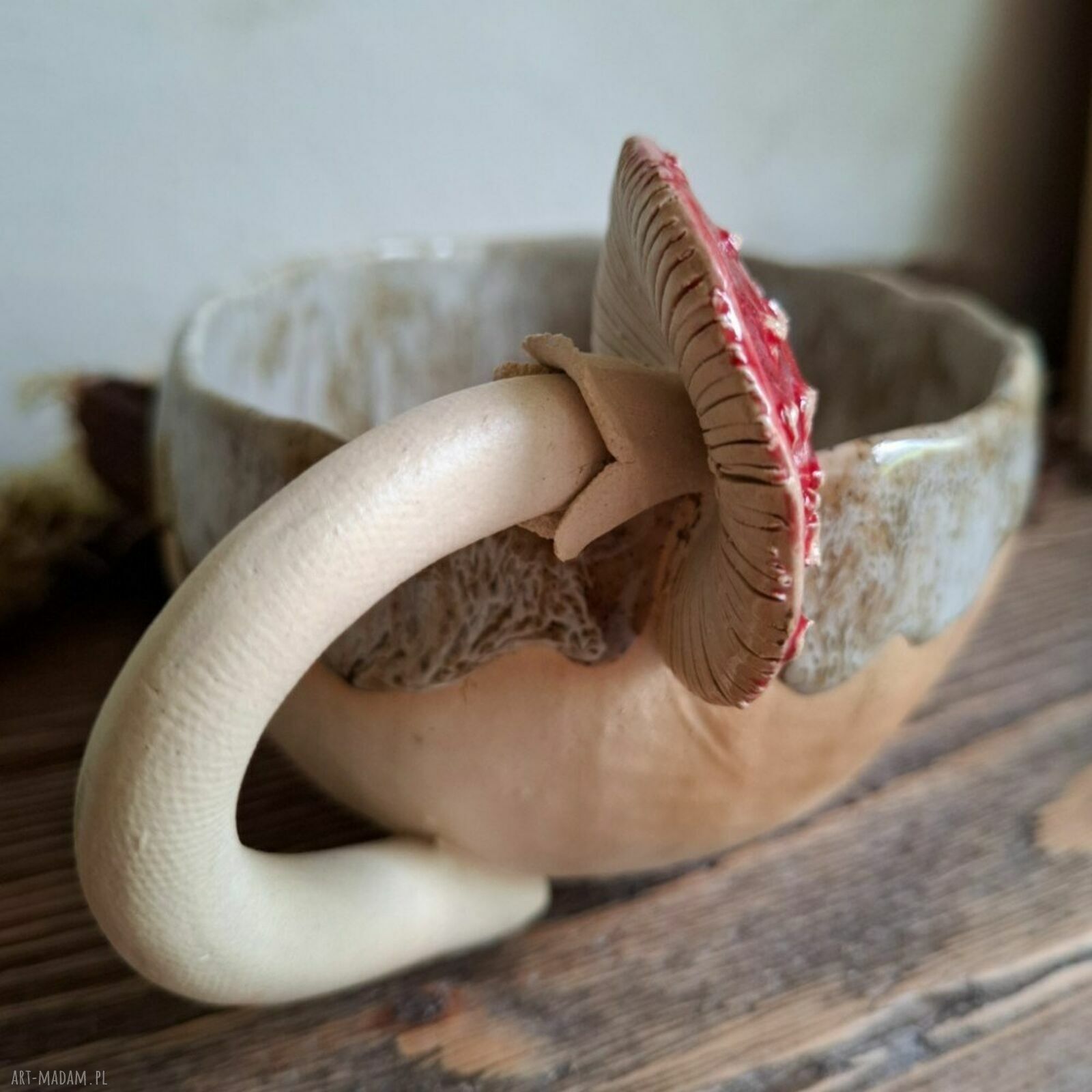 Duży kubek ceramiczny z muchomorem - ręcznie lepiony
