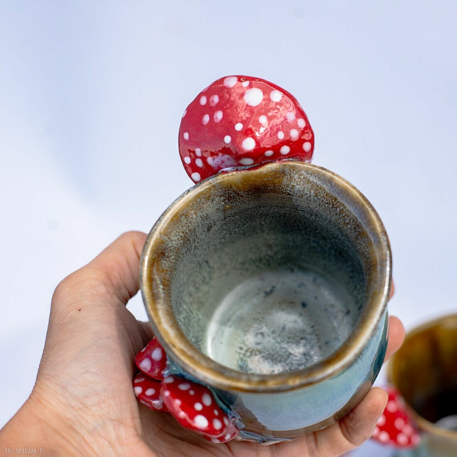 Duży kubek z muchomorem handmade - leśne poszycie, ok. 300 ml (brąz)
