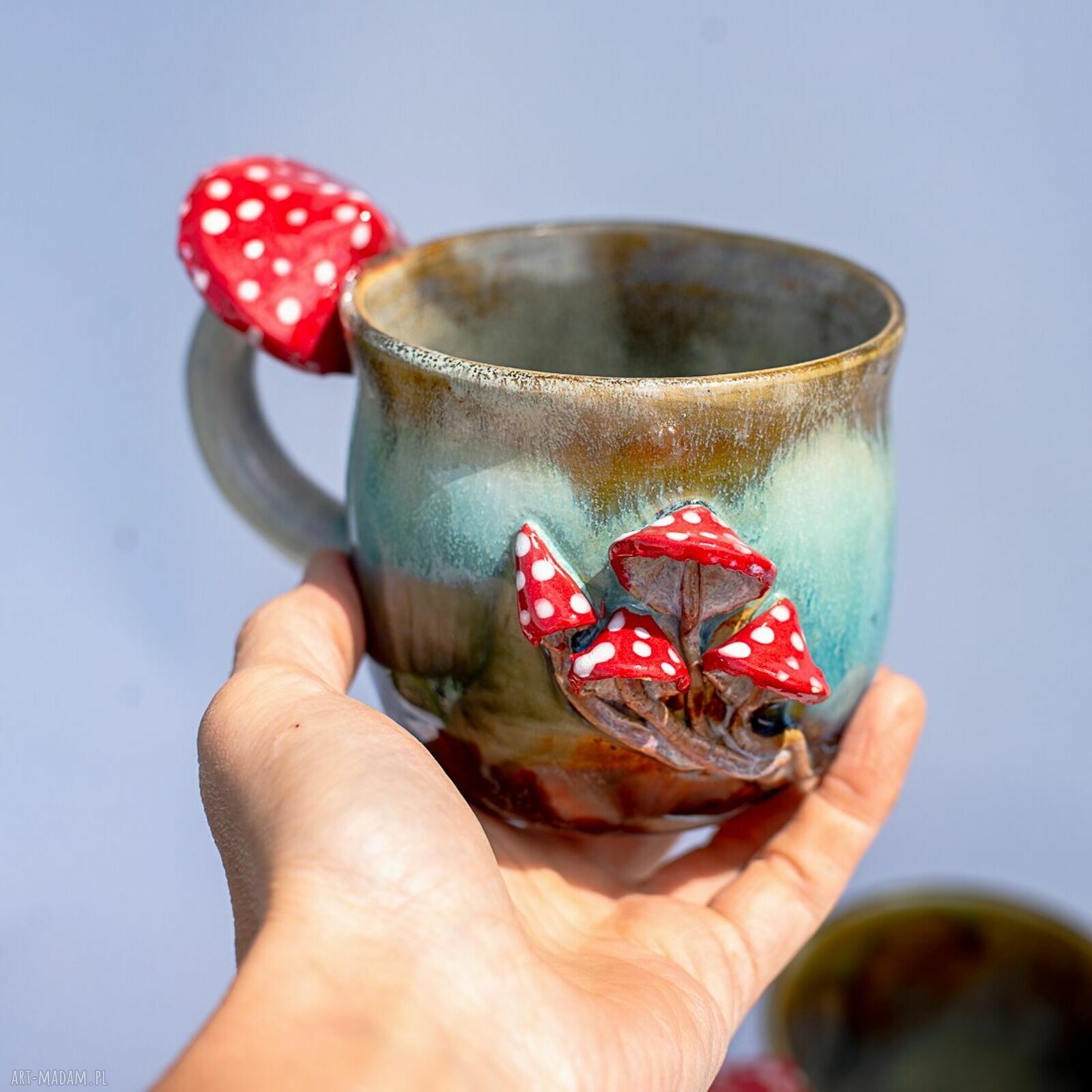 Duży kubek z muchomorem handmade - leśne poszycie, ok. 490 ml, brąz