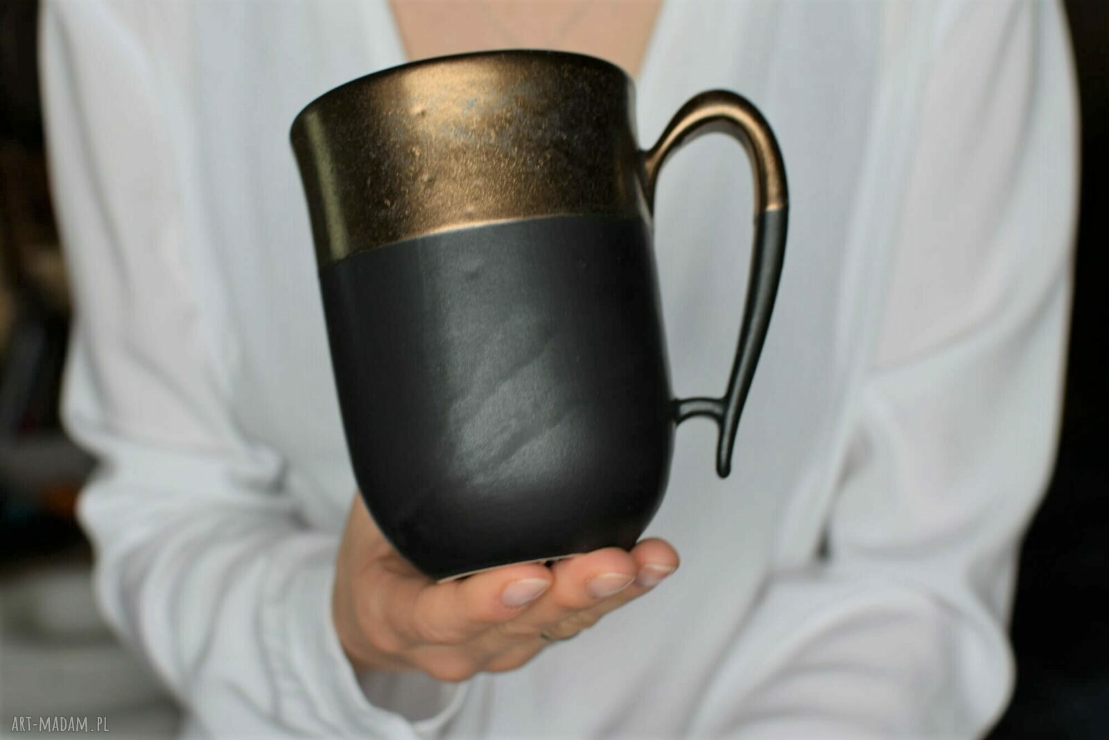 Duży Kubek Ceramiczny 550 ml Złoto & Czerń