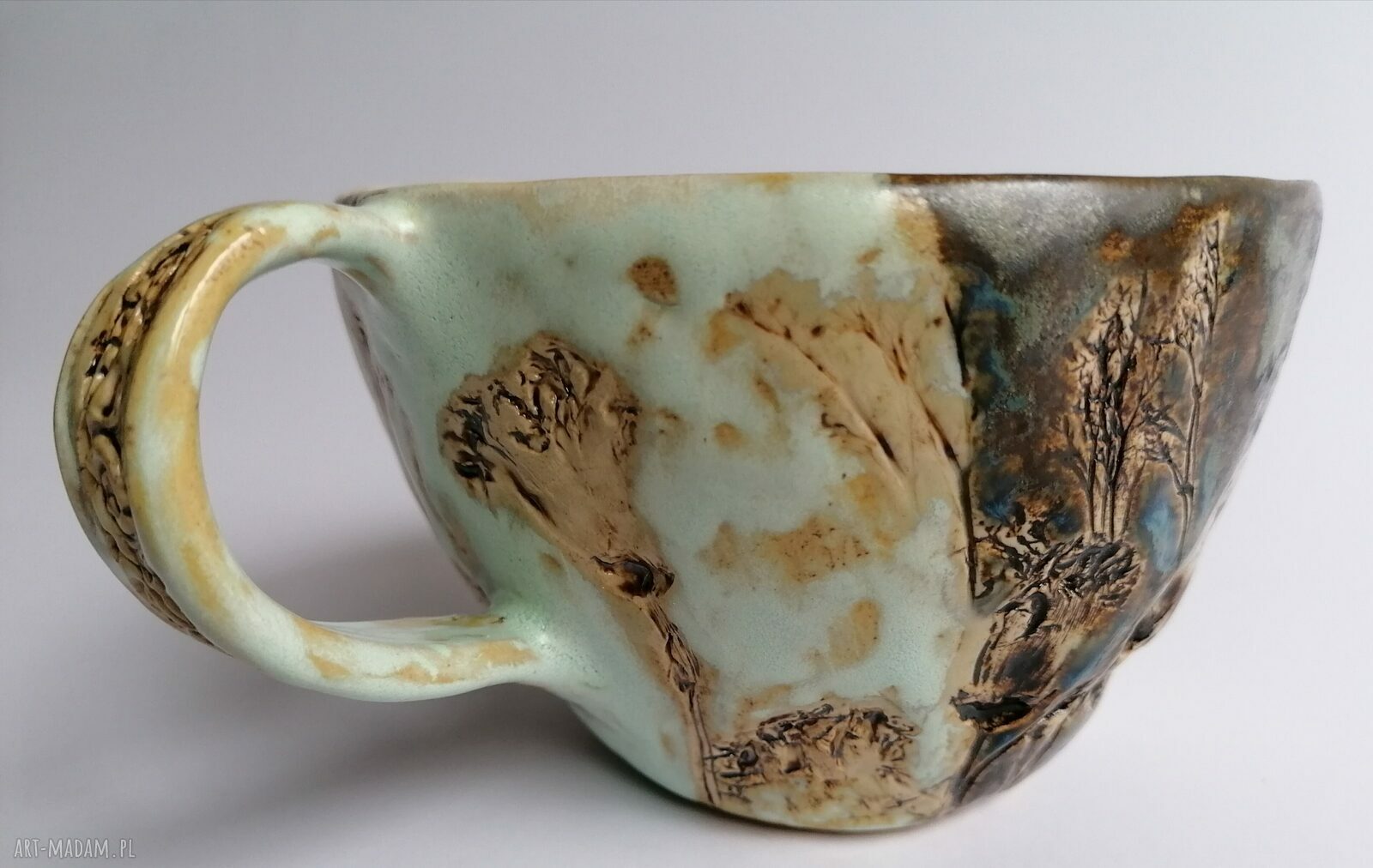 Duży kubek ceramiczny „Jak bukiet kwiatów” - rękodzieło z gliny szamotowej